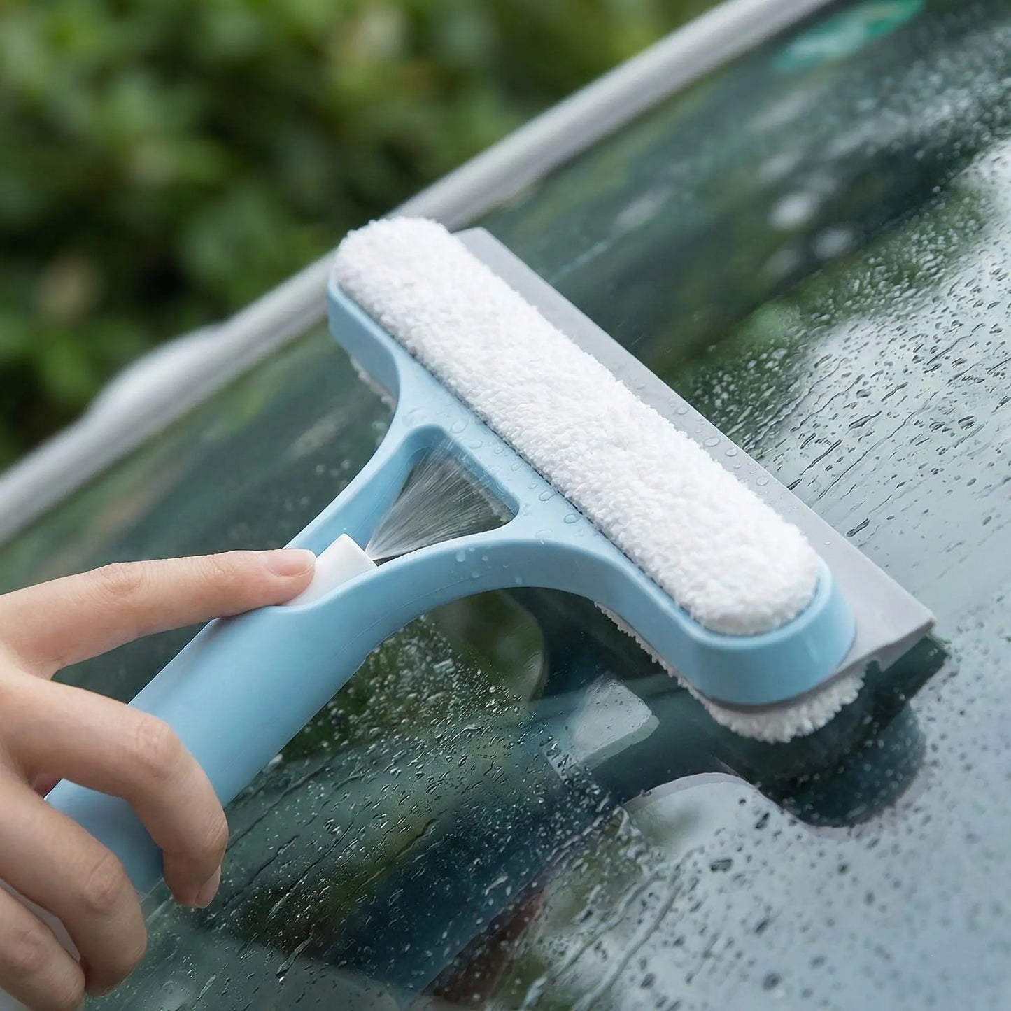 2-in-1 Sprayable Blue Glass Squeegee -...